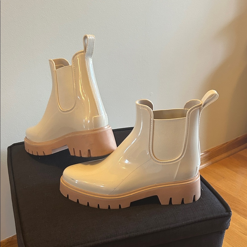Dolce Vita Cream Chelsea Lug Sole Rain Boots